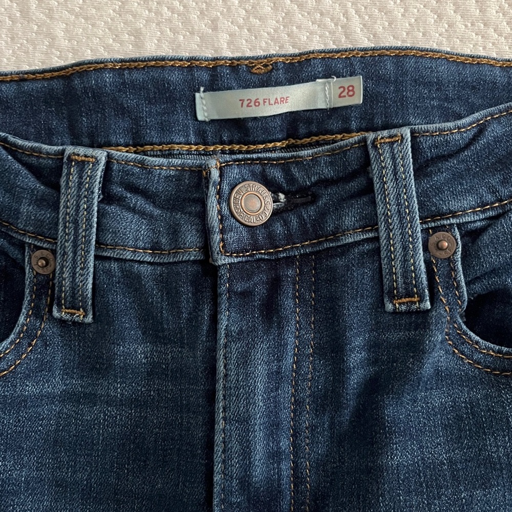 Levi’s 726 Flared Jeans - Picture 3 of 9